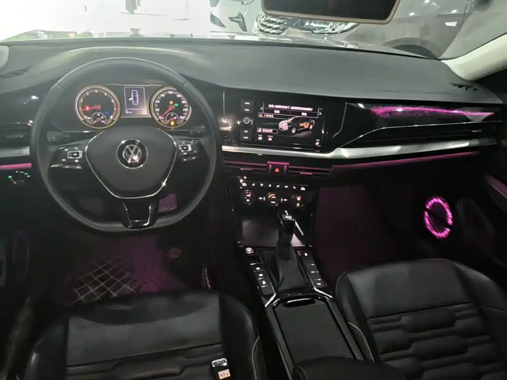 Volkswagen Passat — фото 10