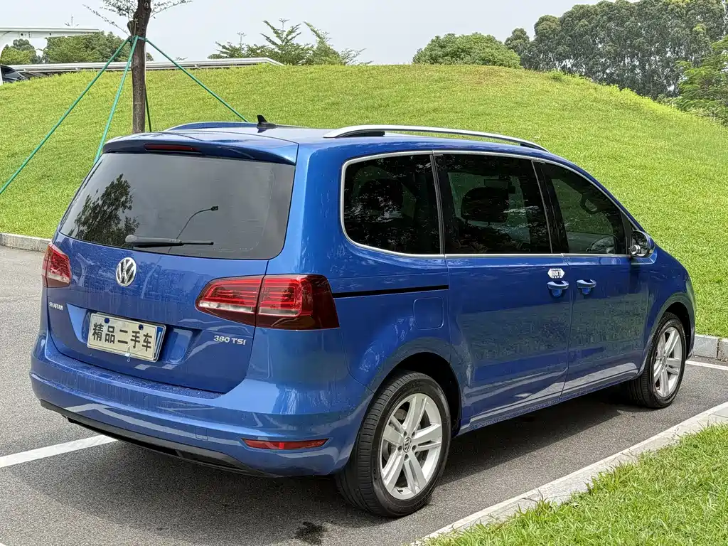 Volkswagen Sharan — фото 8