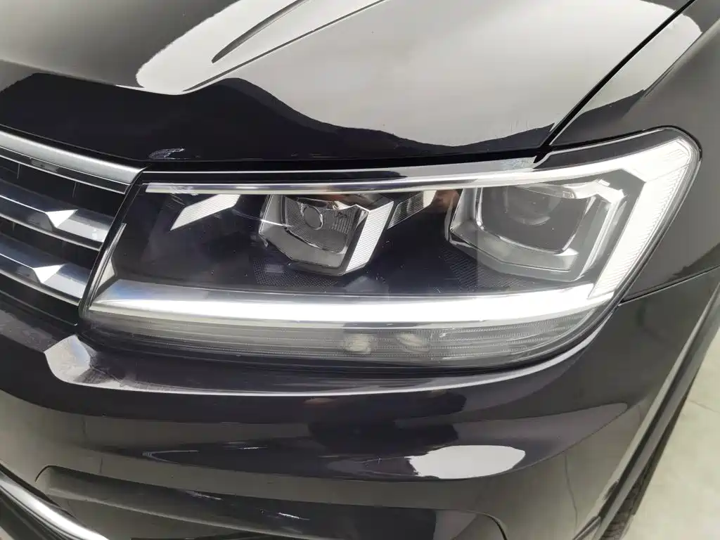 Volkswagen Tiguan L — фото 7