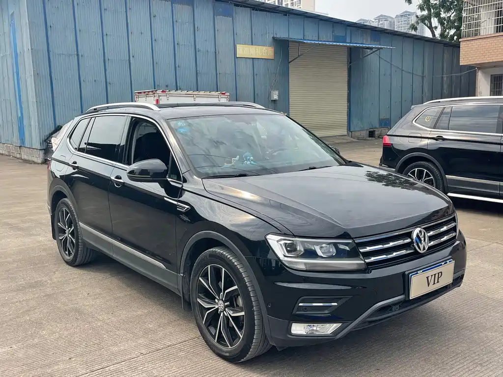 Volkswagen Tiguan L — фото 3