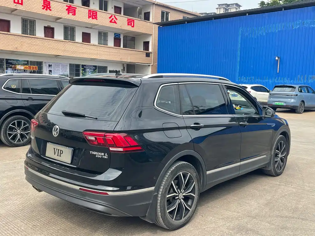 Volkswagen Tiguan L — фото 5
