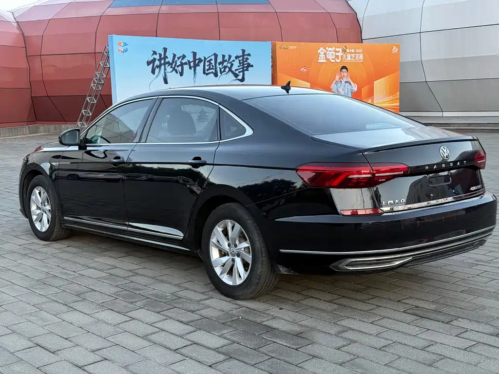 Volkswagen Passat PHEV — фото 6