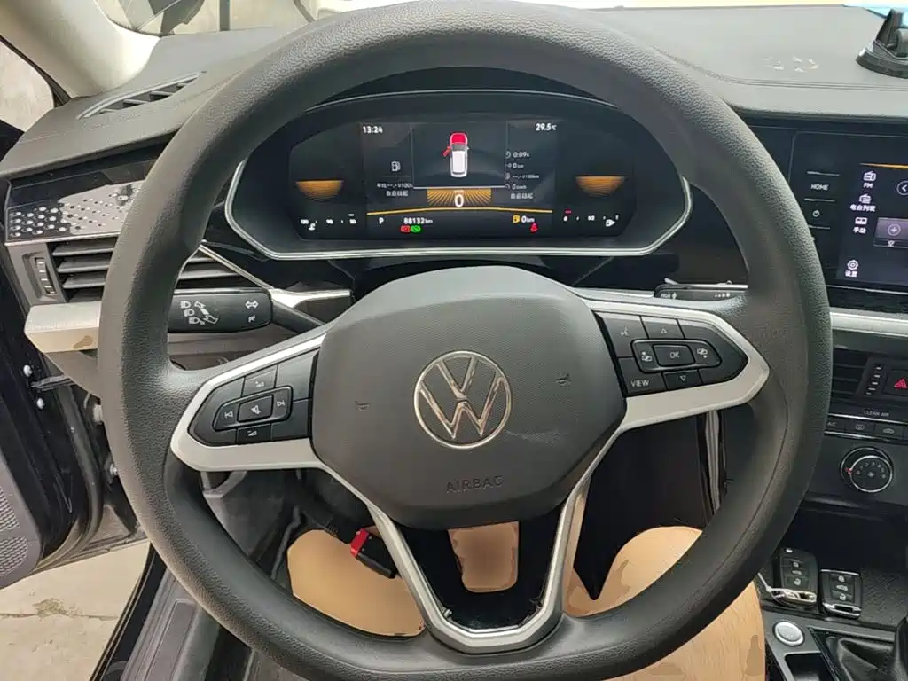 Volkswagen Passat — фото 11