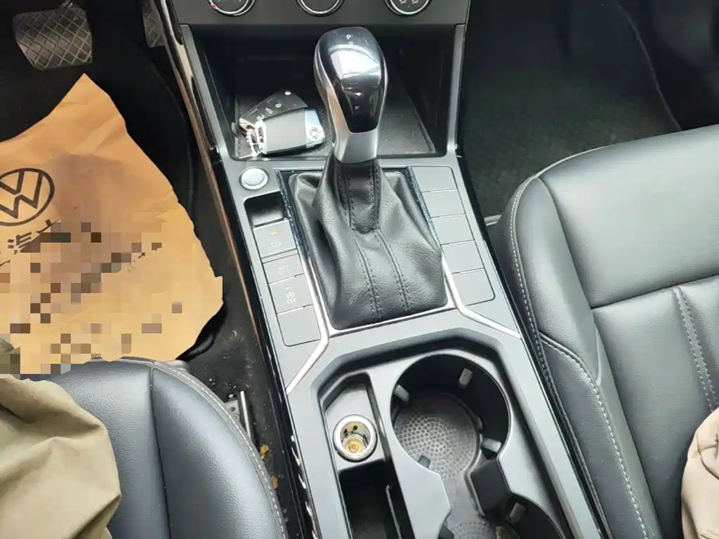 Volkswagen Passat — фото 14