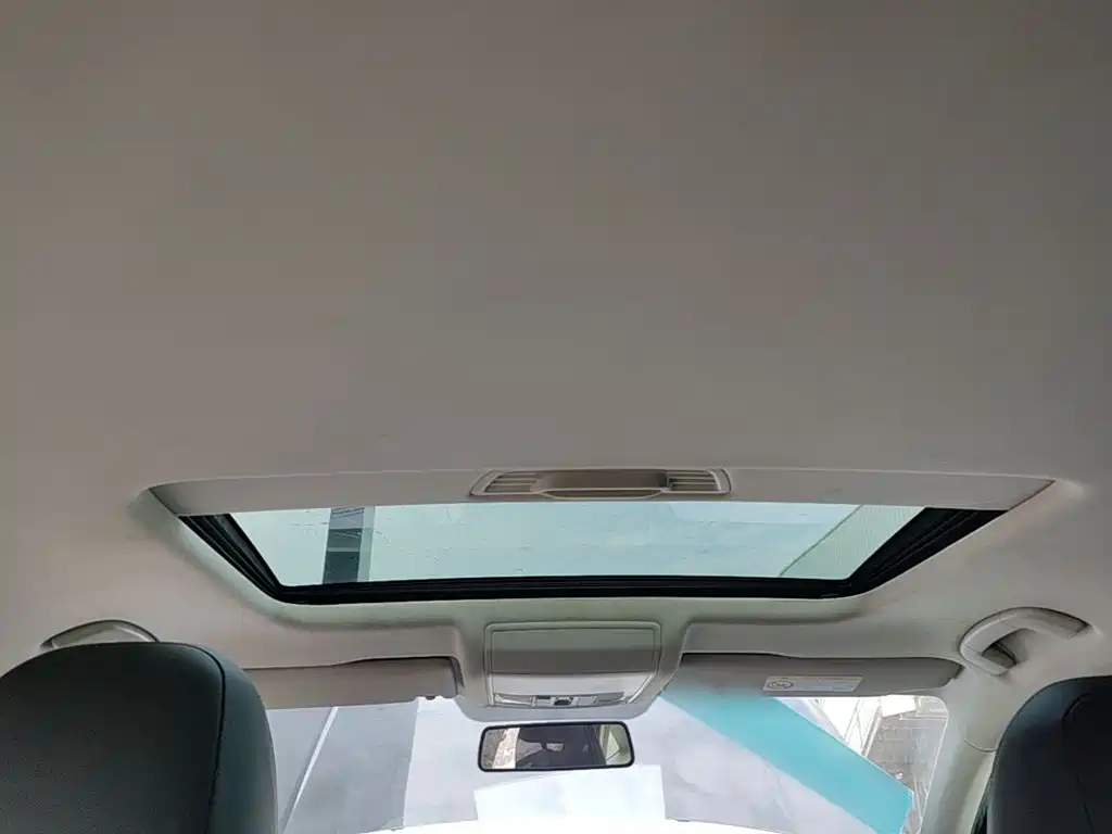 Volkswagen Passat — фото 18