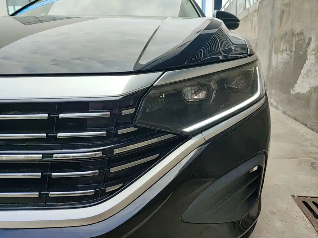 Volkswagen Passat — фото 24