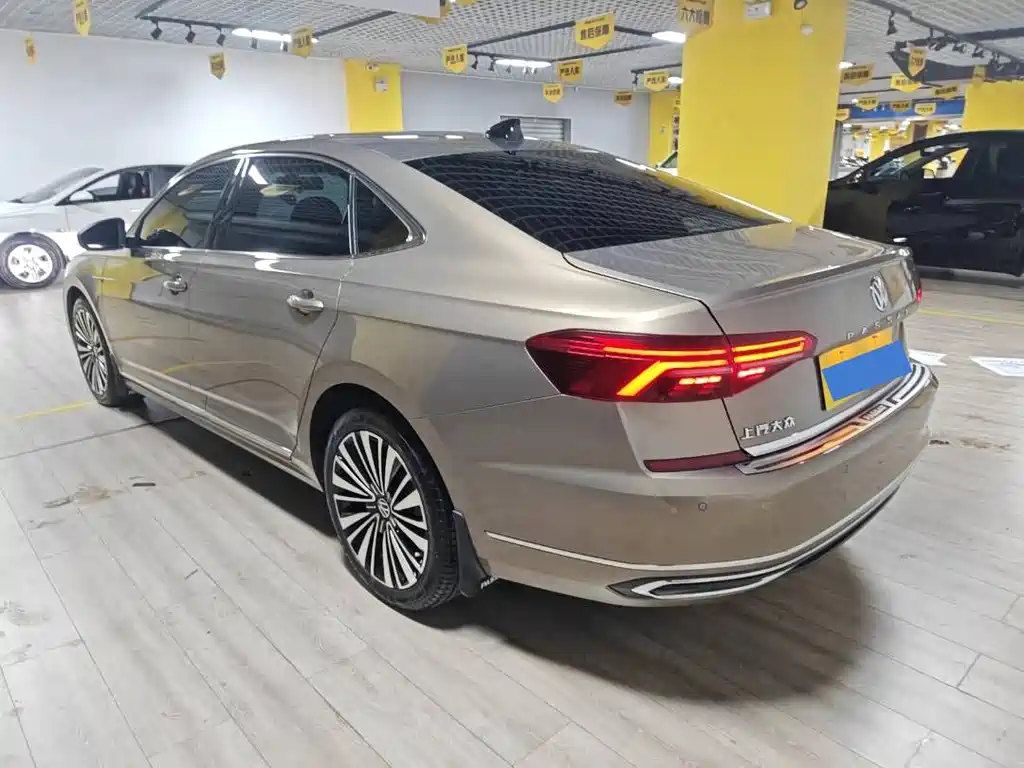 Volkswagen Passat — фото 3