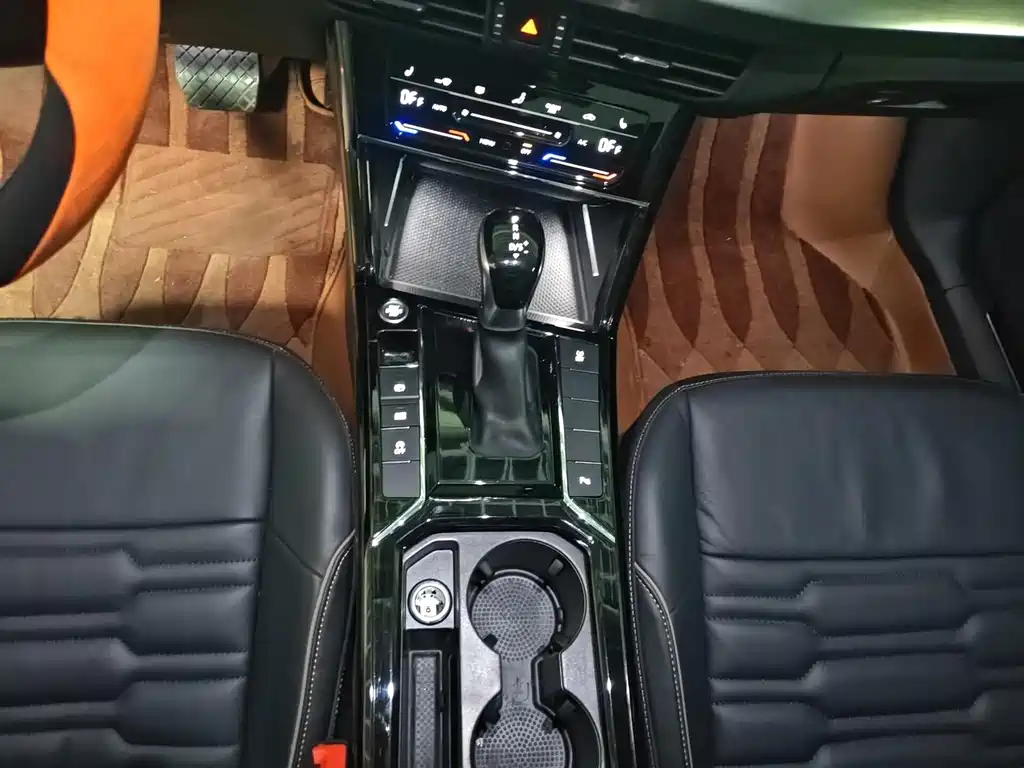 Volkswagen Passat — фото 8