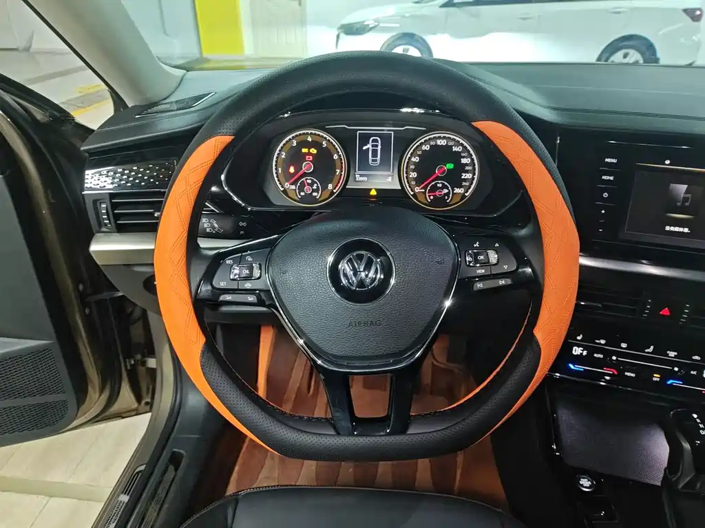 Volkswagen Passat — фото 10