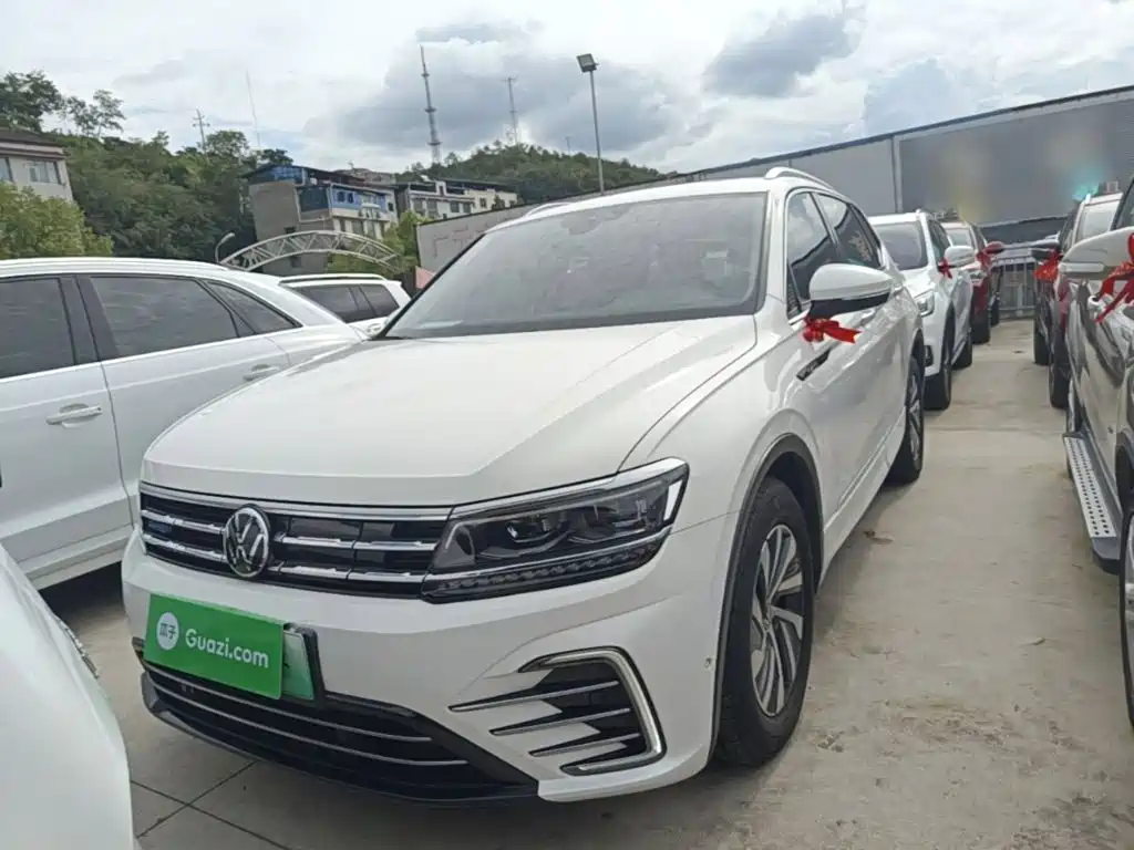Volkswagen Tiguan L PHEV — фото 3