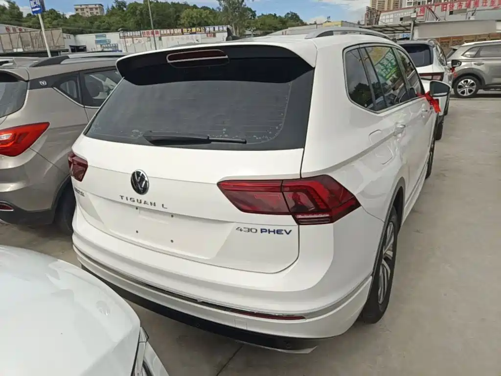 Volkswagen Tiguan L PHEV — фото 6