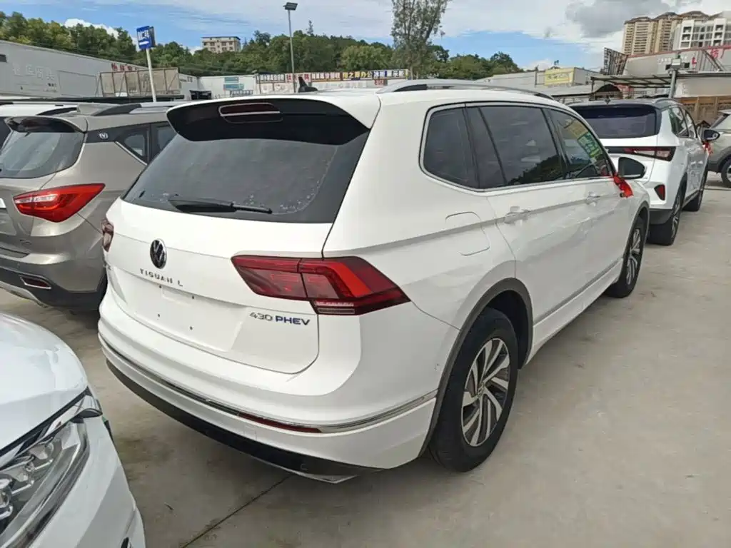 Volkswagen Tiguan L PHEV — фото 7
