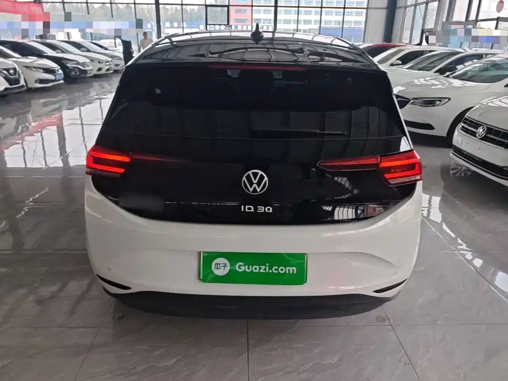 Volkswagen ID.3 — фото 6