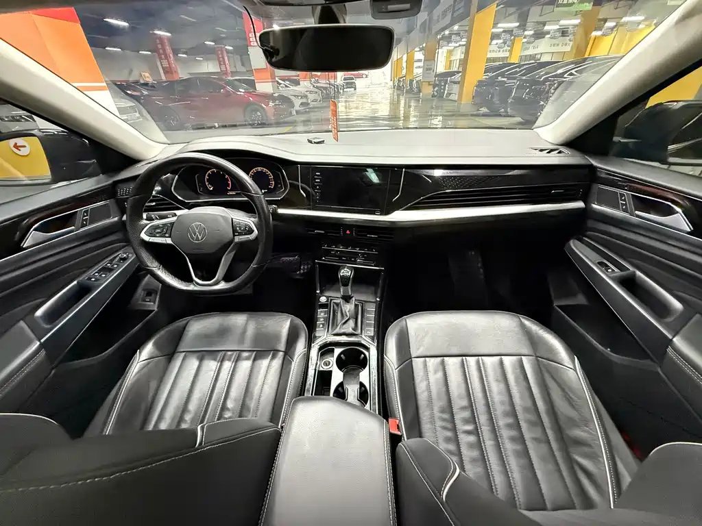 Volkswagen Passat — фото 18