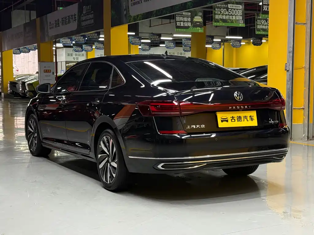 Volkswagen Passat — фото 6