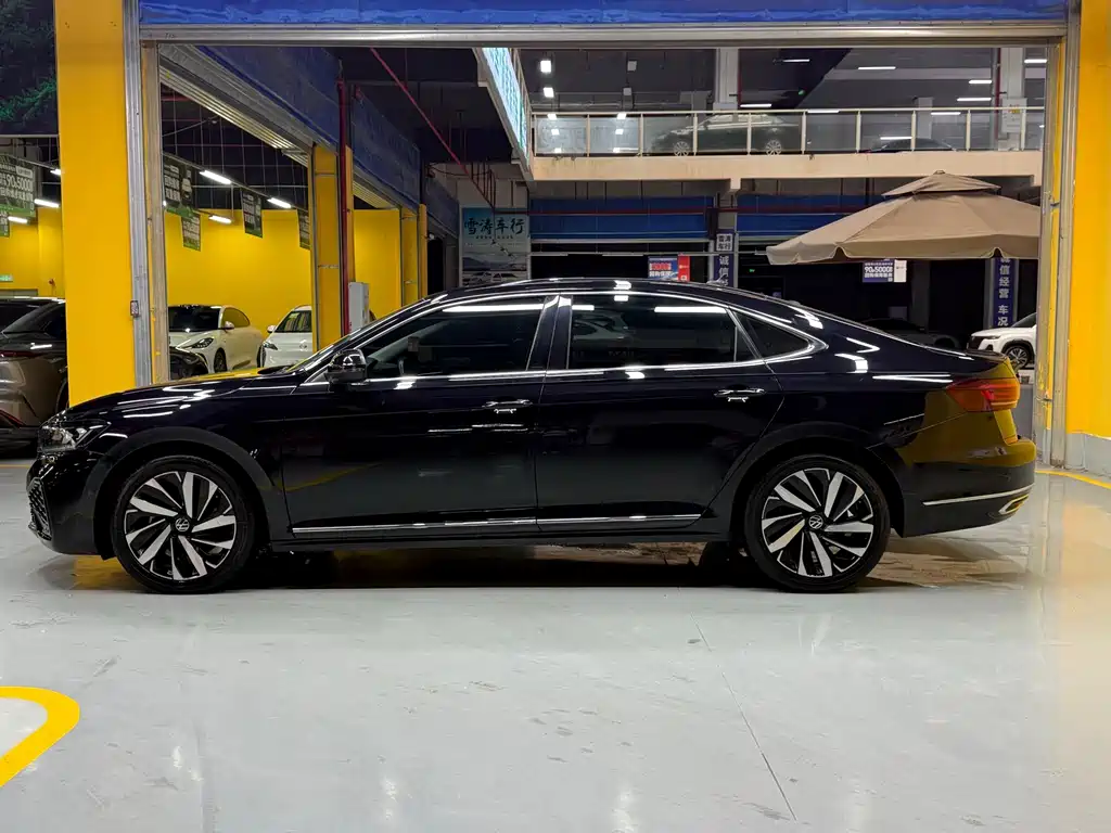 Volkswagen Passat — фото 7