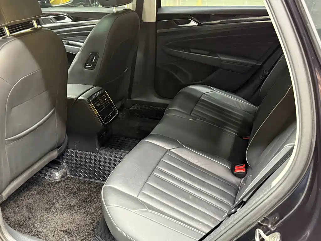 Volkswagen Passat — фото 9
