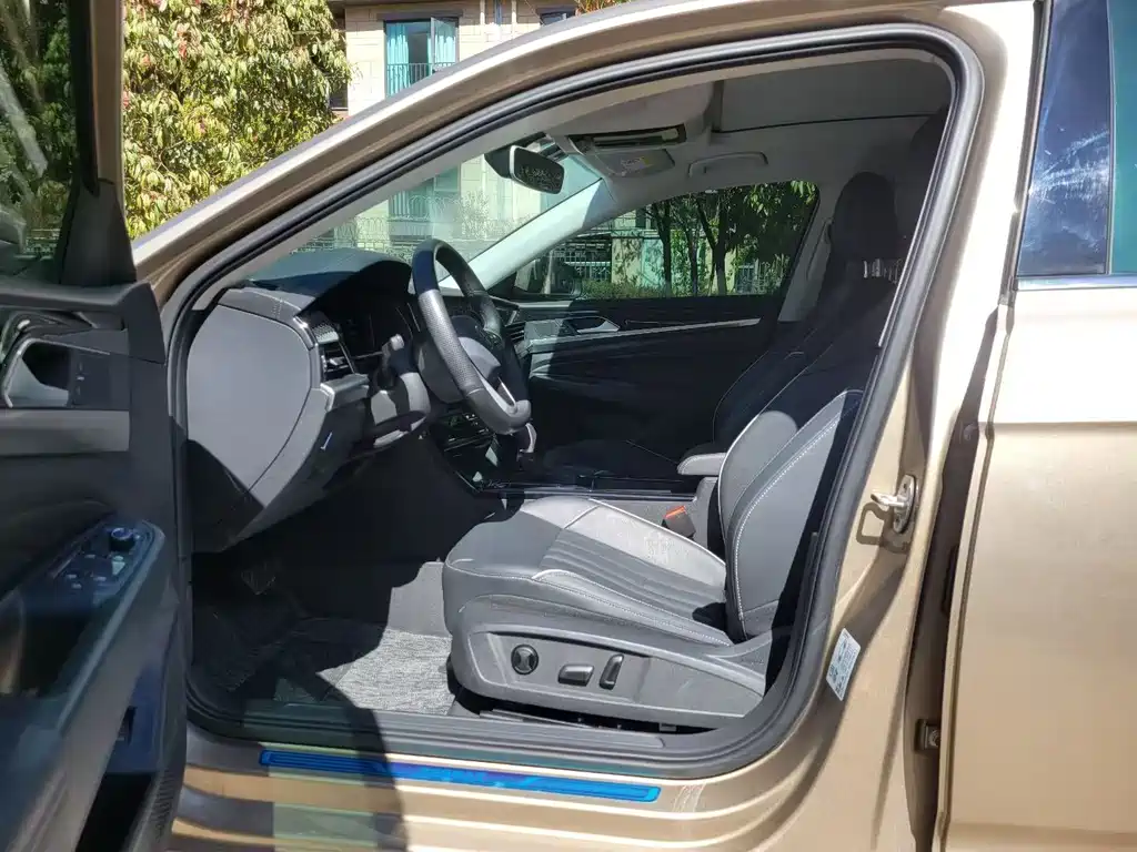 Volkswagen Passat — фото 5