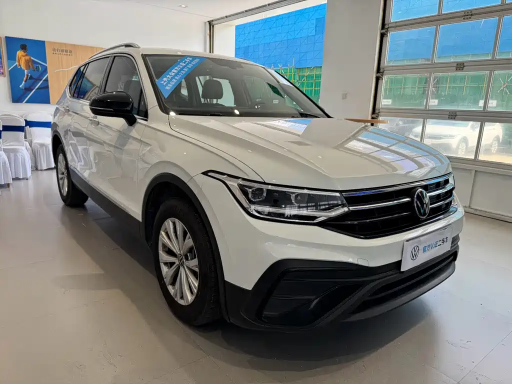 Volkswagen Tiguan L — фото 3