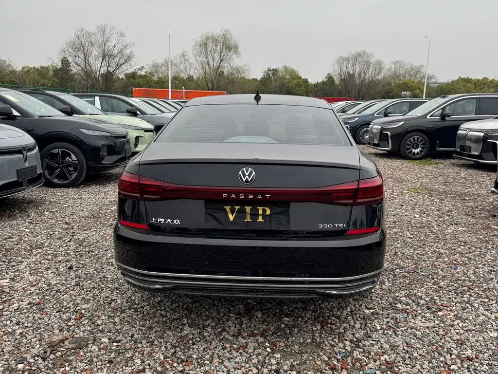 Volkswagen Passat — фото 9