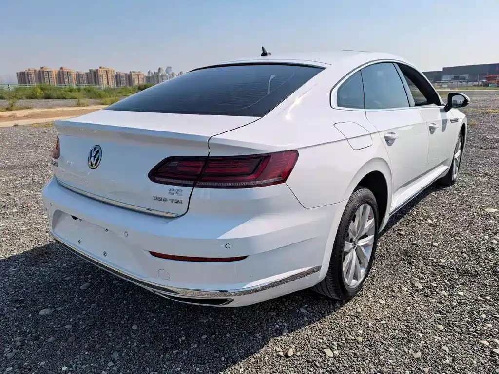 Volkswagen CC — фото 6