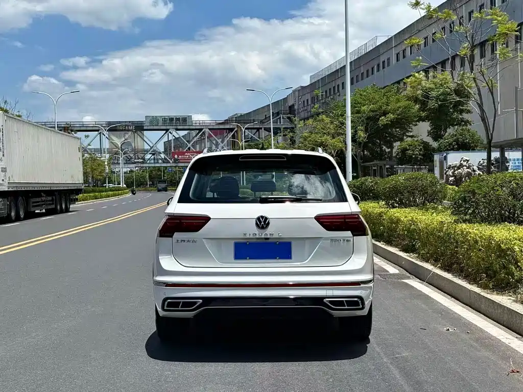 Volkswagen Tiguan L — фото 4