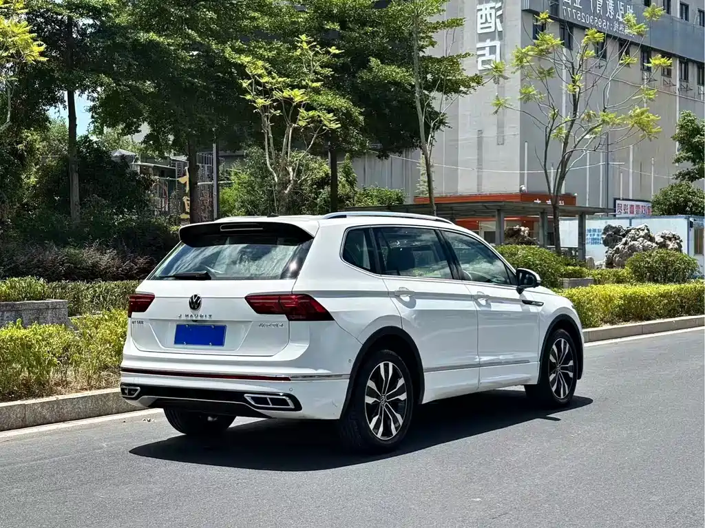 Volkswagen Tiguan L — фото 5