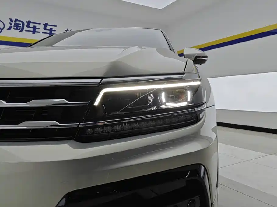 Volkswagen Tiguan L — фото 5
