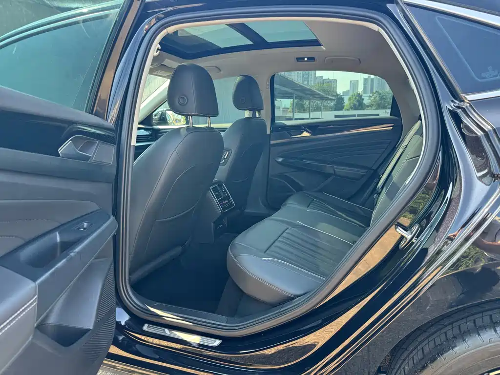 Volkswagen Passat — фото 6