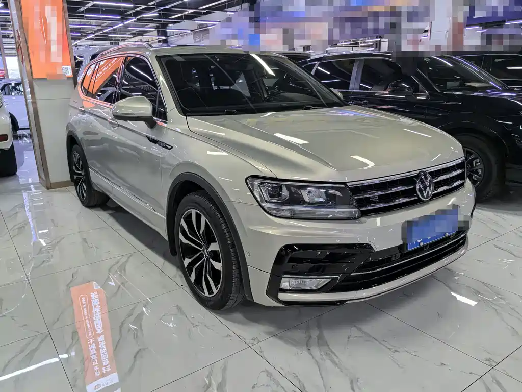 Volkswagen Tiguan L — фото 3