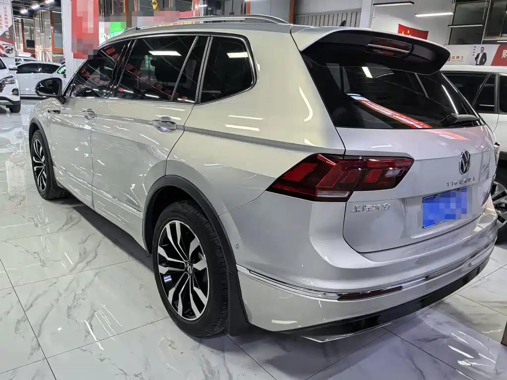 Volkswagen Tiguan L — фото 4