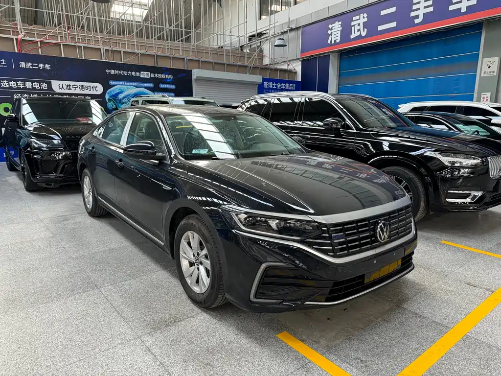 Volkswagen Passat PHEV — фото 3