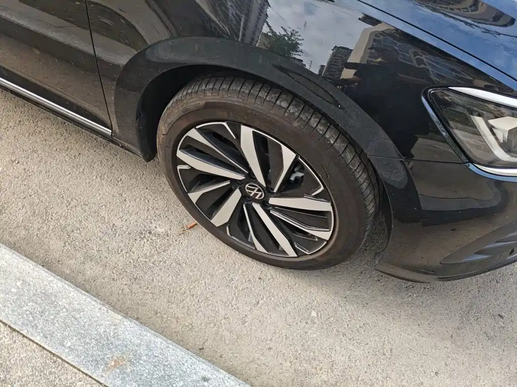Volkswagen Passat — фото 24