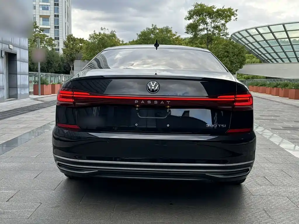 Volkswagen Passat — фото 15