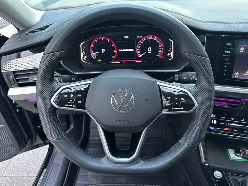 Volkswagen Passat — фото 19