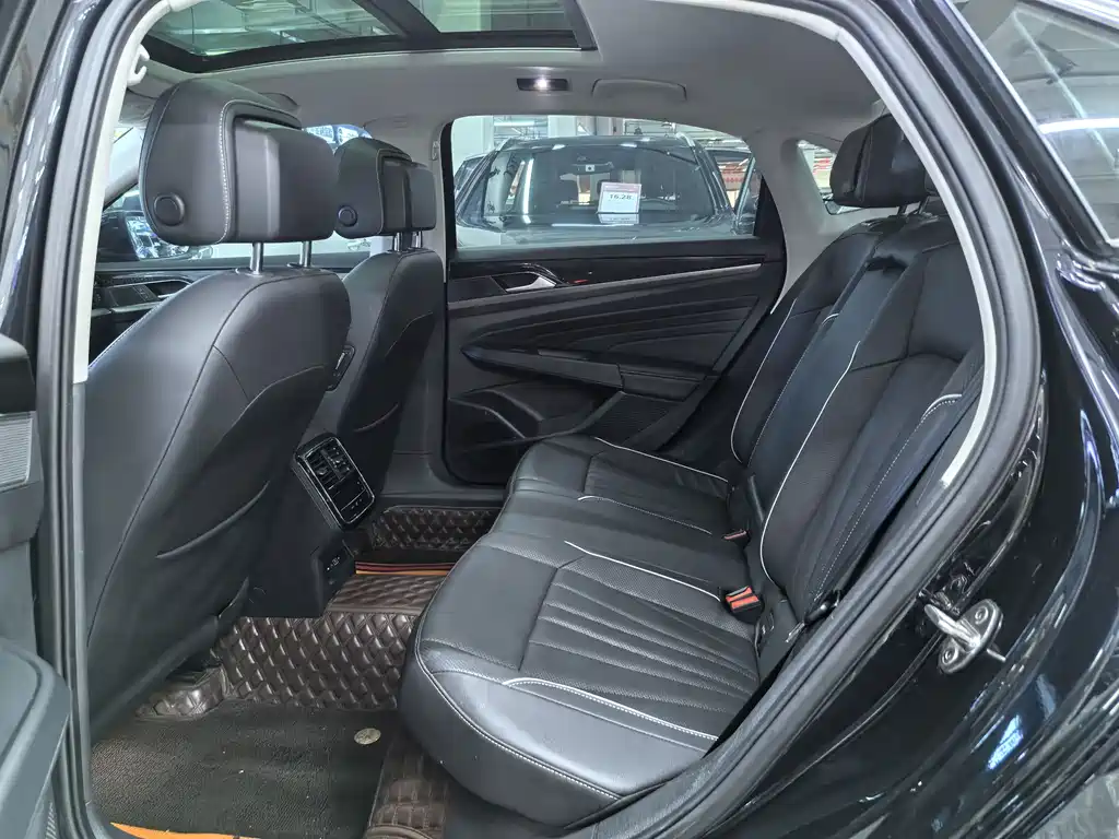 Volkswagen Passat — фото 9