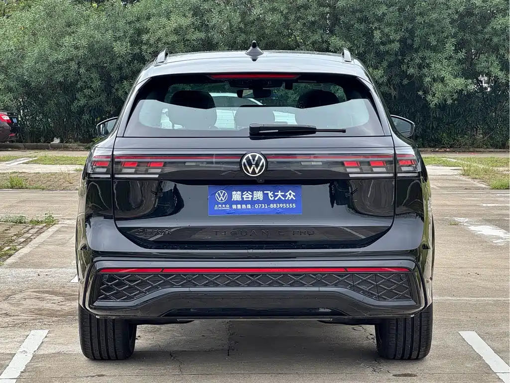 Volkswagen Tiguan L — фото 10