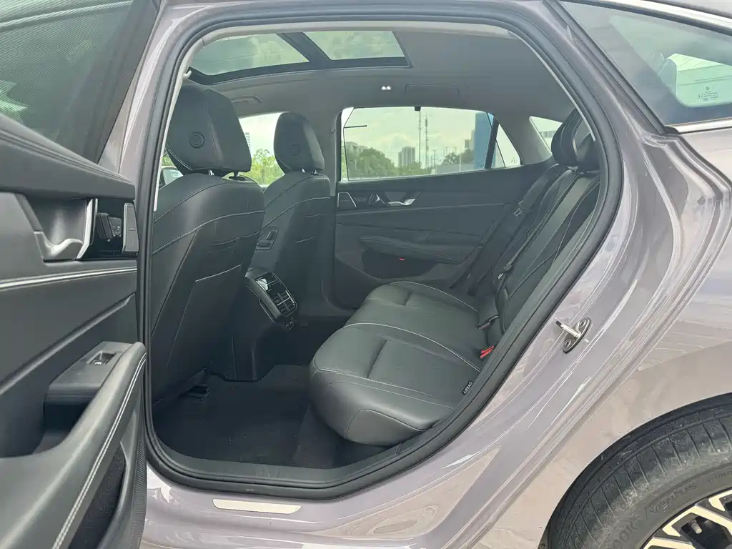 Volkswagen Passat — фото 6