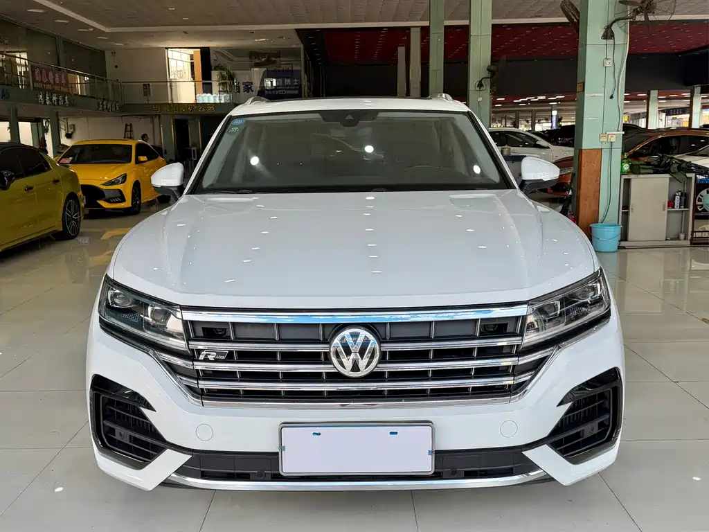 Volkswagen Touareg — фото 2