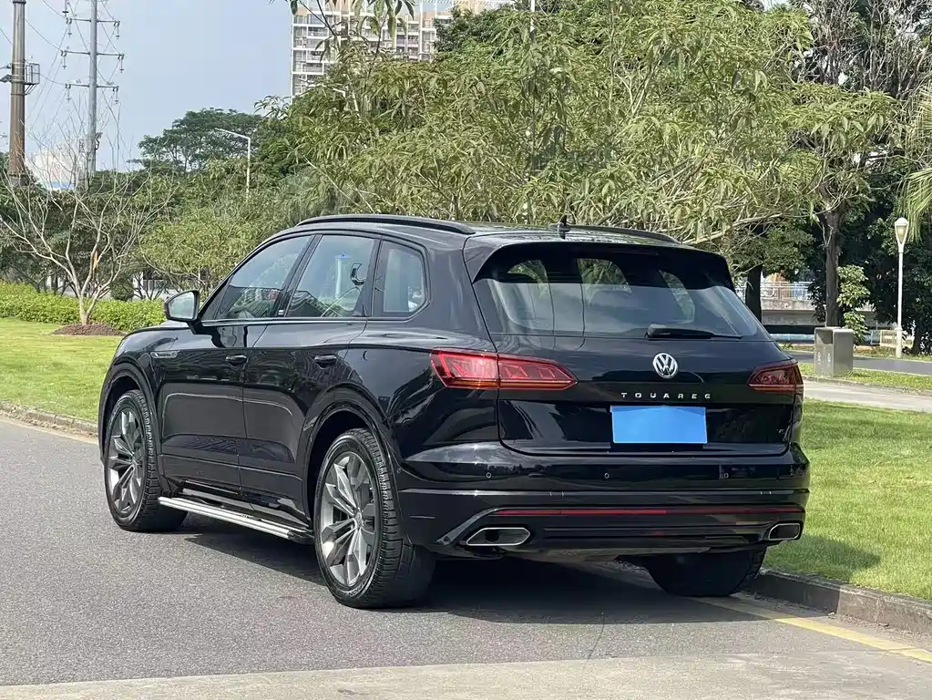 Volkswagen Touareg — фото 4