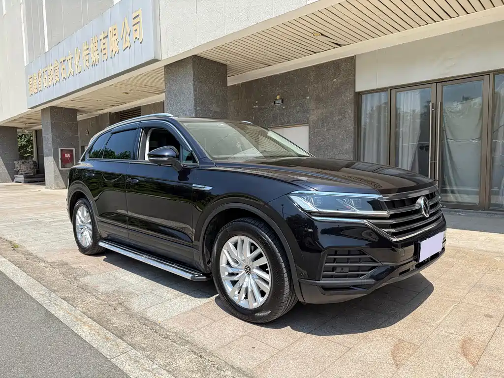Volkswagen Touareg — фото 3