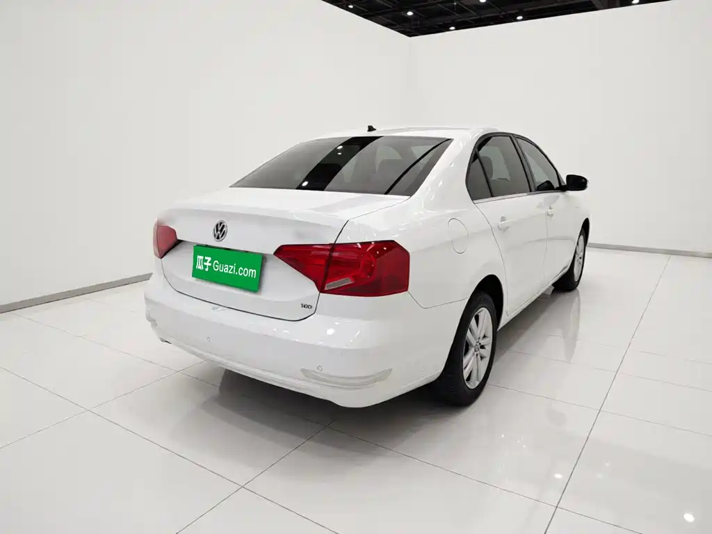 Volkswagen Jetta — фото 4