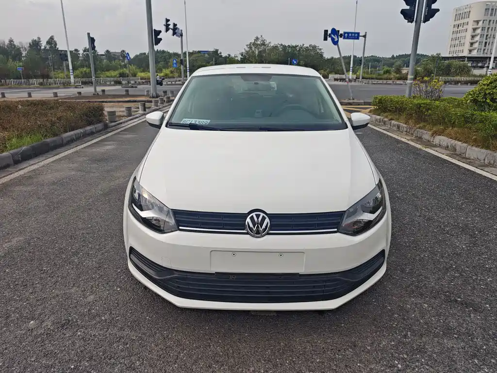 Volkswagen Polo — фото 2