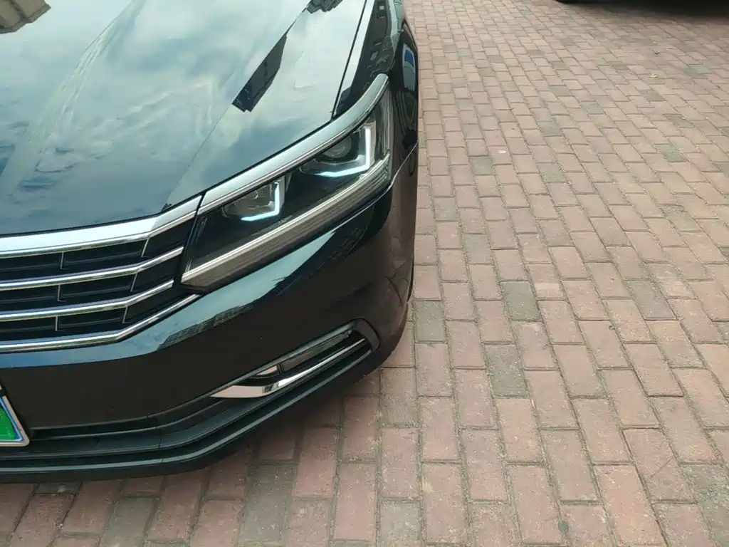 Volkswagen Passat — фото 24