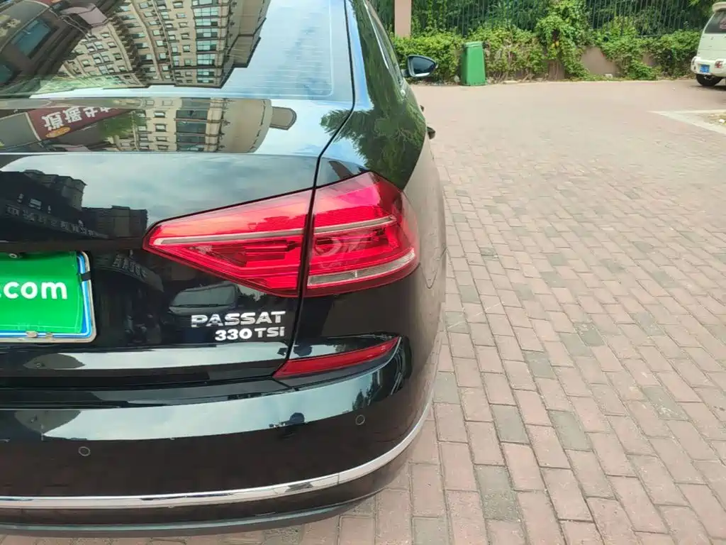 Volkswagen Passat — фото 8