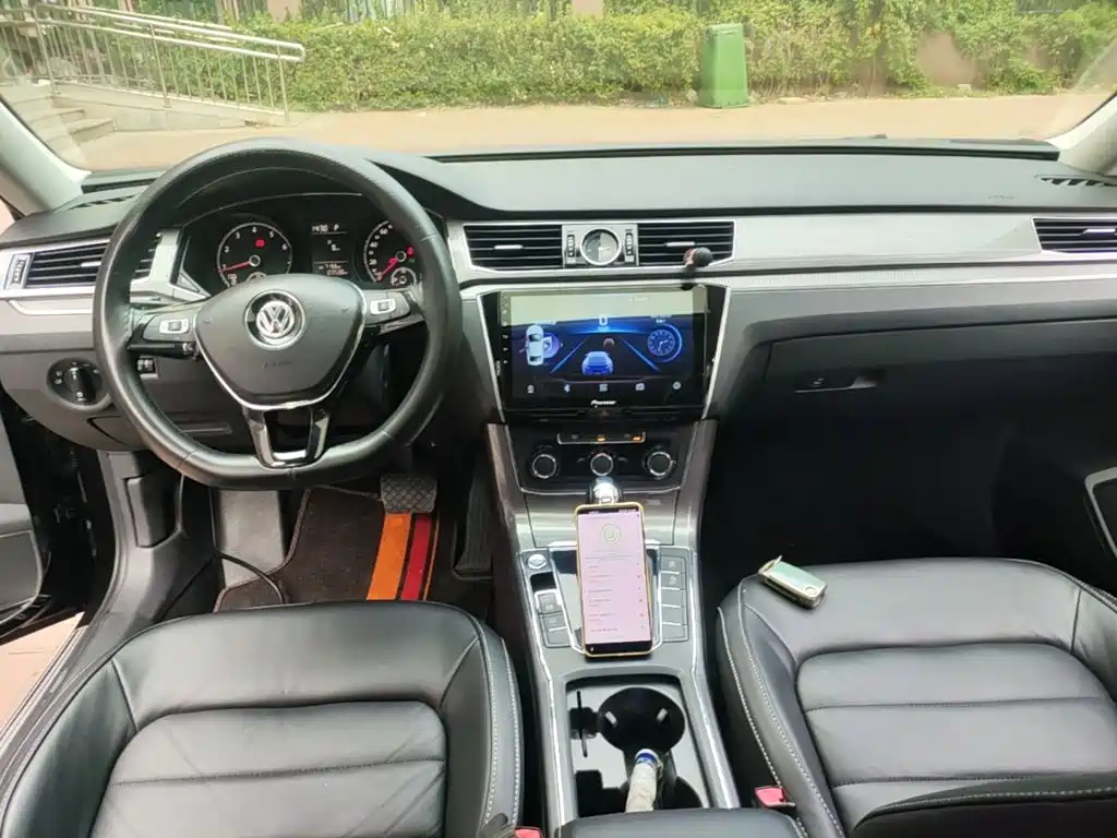 Volkswagen Passat — фото 10