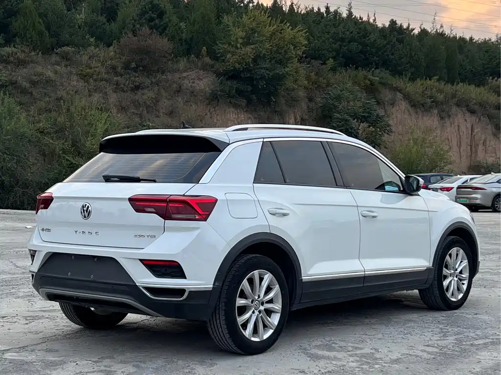 Volkswagen T-Roc — фото 4