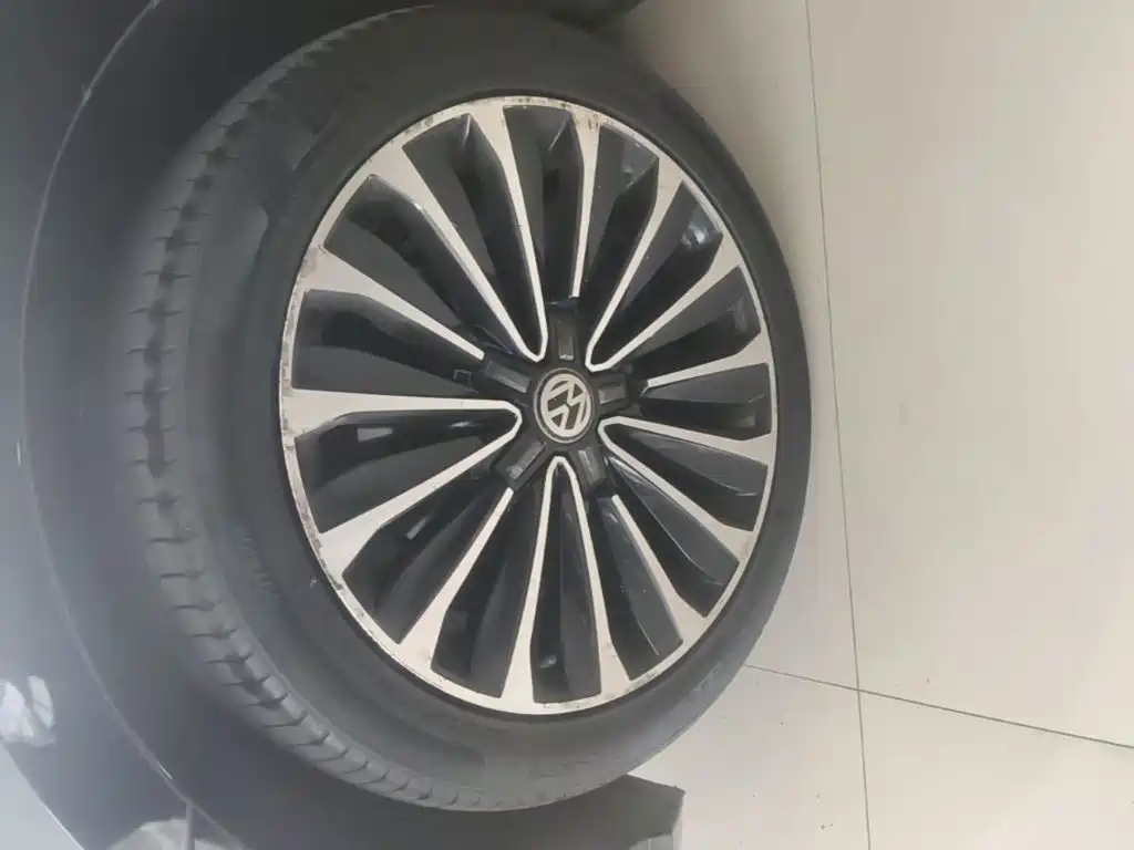 Volkswagen Passat — фото 23
