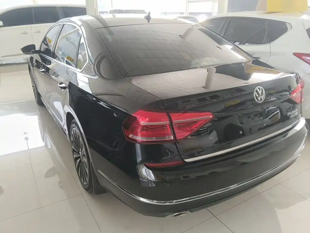 Volkswagen Passat — фото 5
