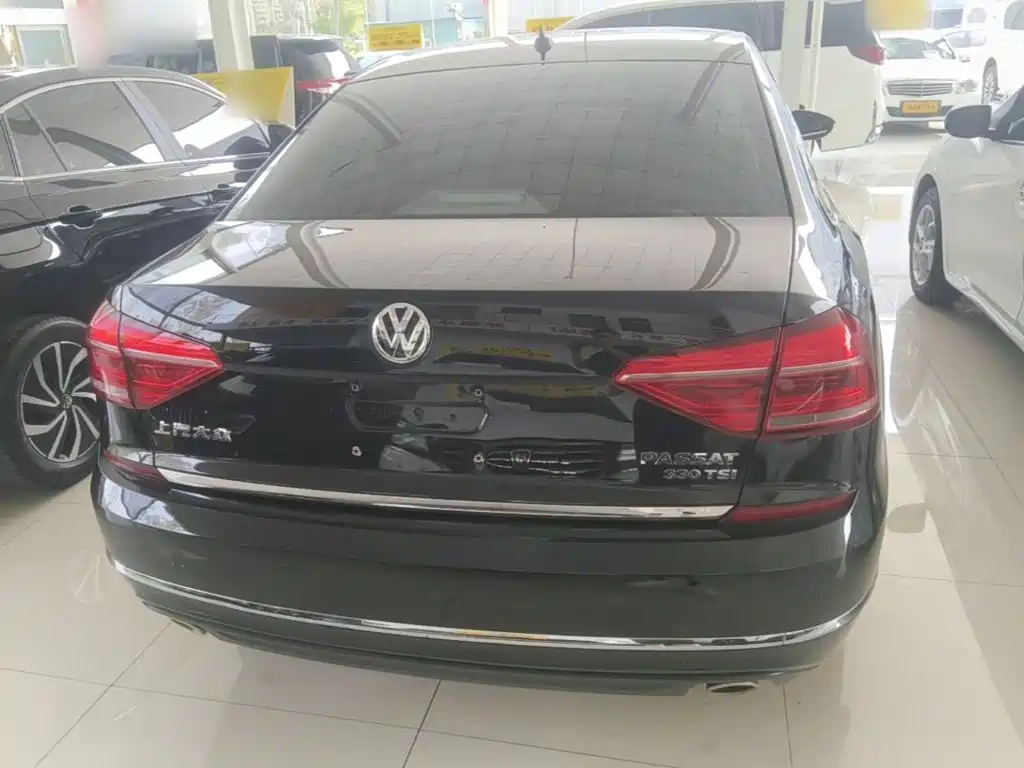 Volkswagen Passat — фото 6